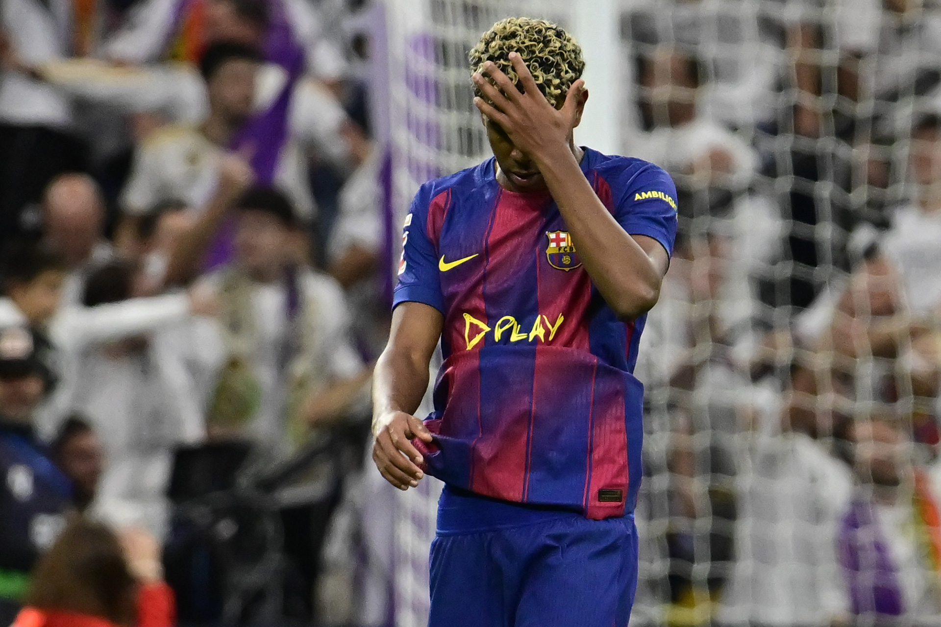 Barca cần bảo vệ Lamine Yamal - Ảnh 1.