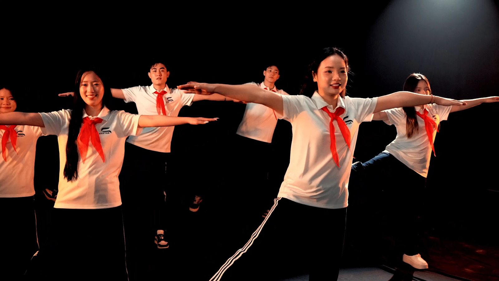 Thanh niên năng động chơi Pickleball