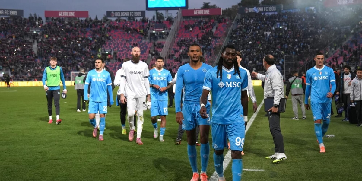 Phòng thay đồ Napoli căng thẳng