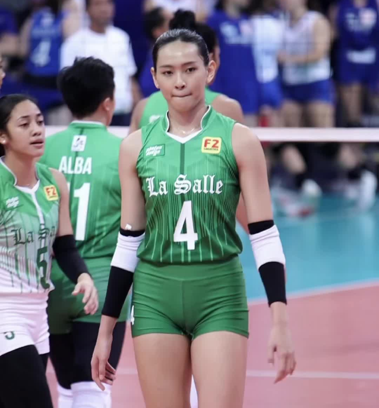 Leila trưởng thành từ bóng chuyền đại học Philippines