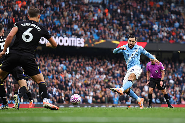 Cherki liên tục tỏa sáng. Cherki liên tục tỏa sáng.