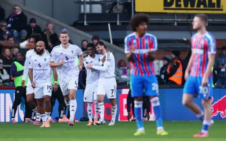 Man United ngược dòng thành công