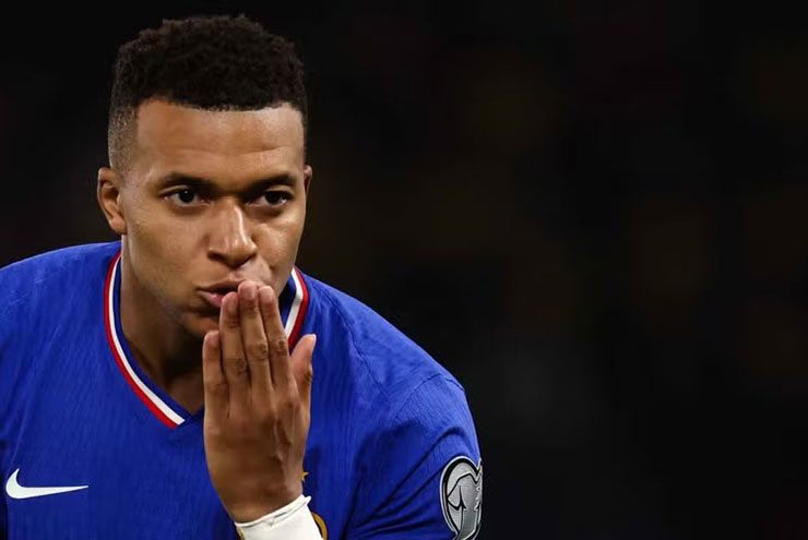 Mbappe rời tuyển Pháp sớm Mbappe ra sân sớm vì chấn thương mắt cá