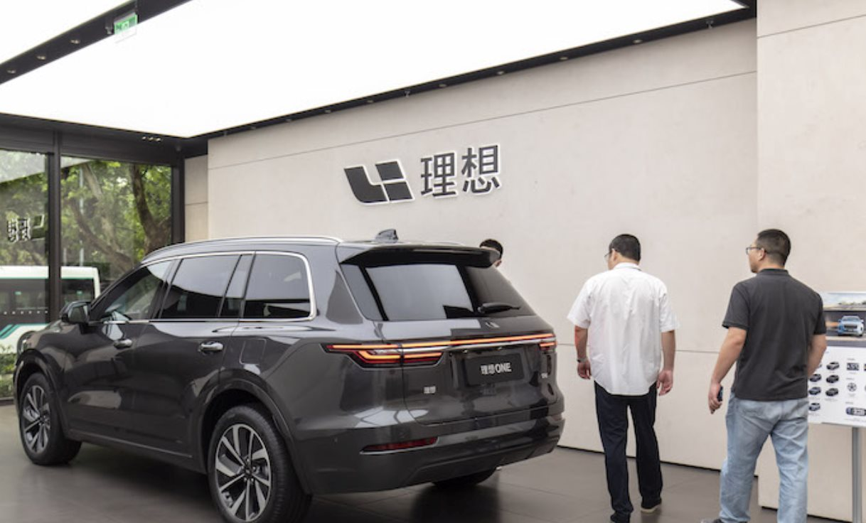 Xe điện MPV MEGA 2024