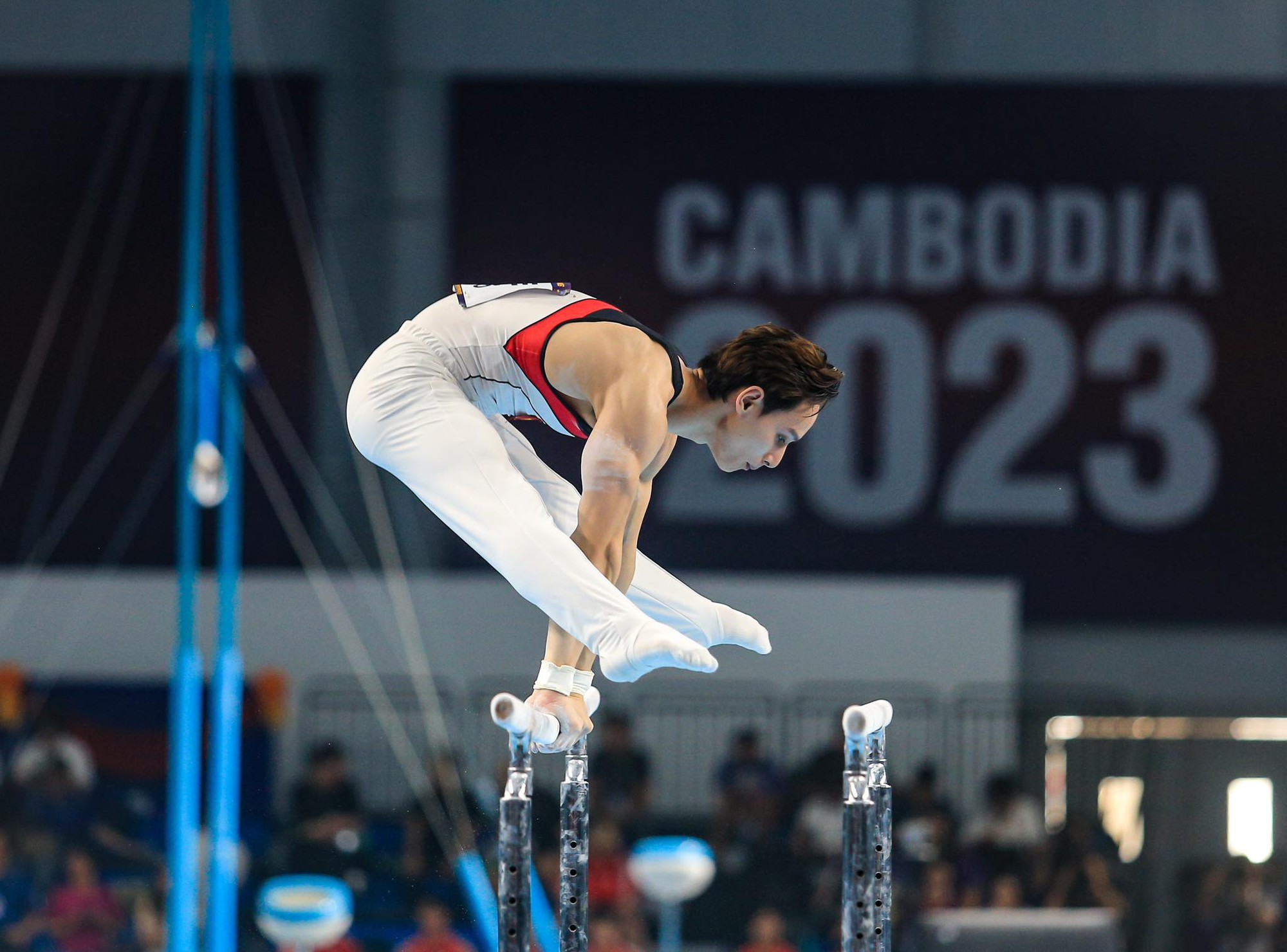 Đinh Phương Thành là ai?- Ảnh 2. Vẻ đẹp hình thể Đinh Phương Thành