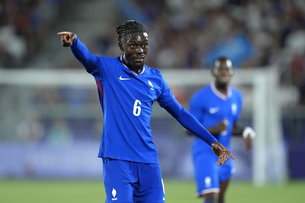 Manu Kone trên sân cỏ