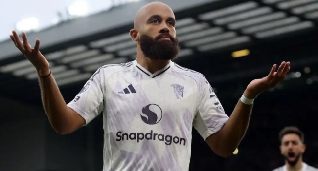 Bryan Mbeumo chơi thăng hoa. Bryan Mbeumo chơi thăng hoa