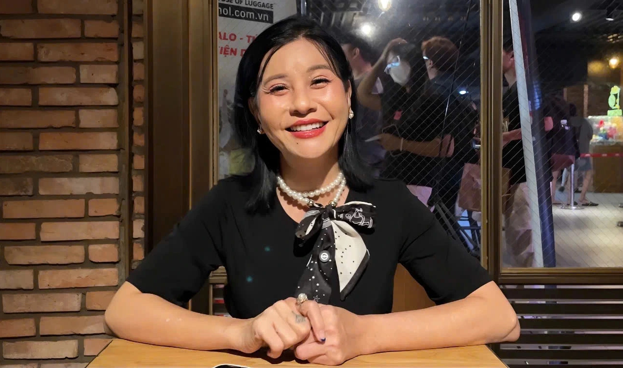 Cát Phượng trẻ trung ở tuổi 55