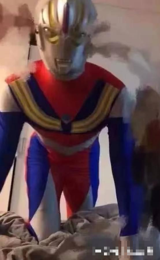 Yêu fan nam Ultraman, cô gái hoang mang chia sẻ tình huống khó đỡ- Ảnh 1. Yêu fan nam Ultraman, cô gái hoang mang chia sẻ tình huống khó đỡ- Ảnh 1.