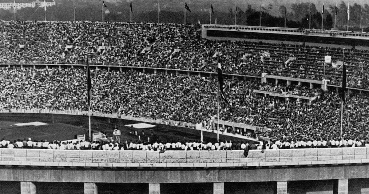 Sân vận động Olympic với kiến trúc do Nazi thiết kế