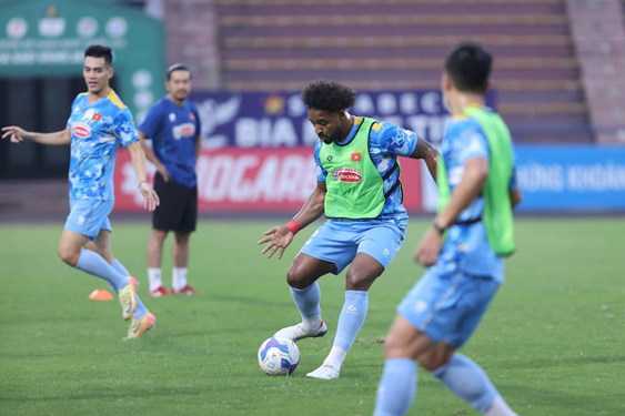 Sau một năm nghỉ thi đấu vì chấn thương, Nguyễn Xuân Son đã trở lại đội tuyển Việt Nam.