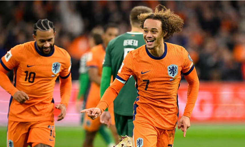 Xavi Simons ghi bàn cho Hà Lan