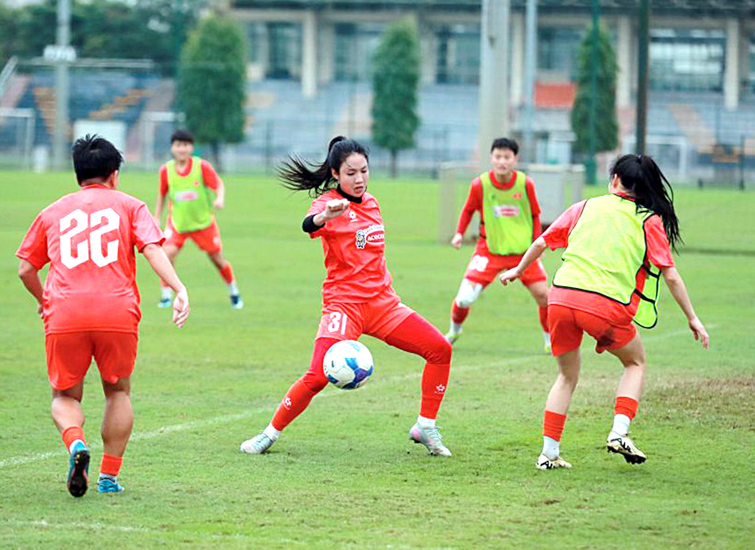 Tuyển nữ Việt Nam luyện tập chuẩn bị SEA Games 33