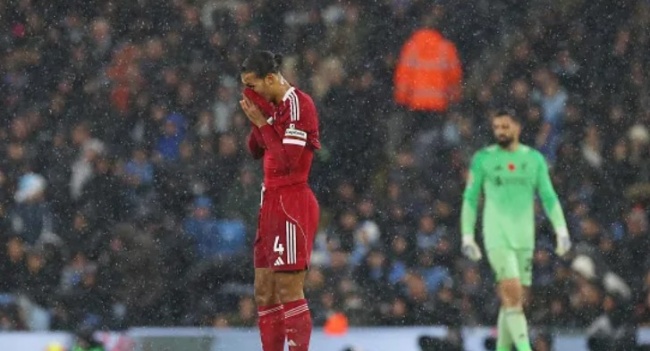 Liverpool thua 0-3 trước Man City