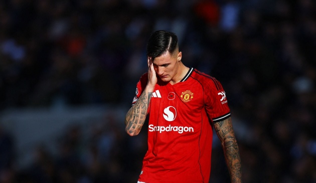 Sesko bị chấn thương đầu gối