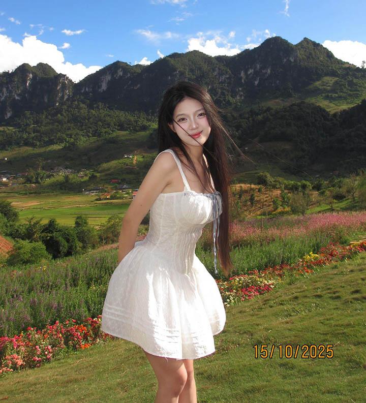 Visual đỉnh cao, hot girl khiến fan say đắm vì những bức ảnh táo bạo- Ảnh 2.