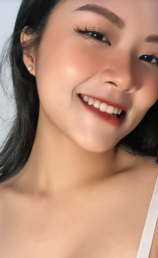 Thoát vai công sở, cô gái hàng không tung loạt video khiến dân mạng xao xuyến- Ảnh 3. Thoát vai công sở, cô gái hàng không tung loạt video khiến dân mạng xao xuyến- Ảnh 3.