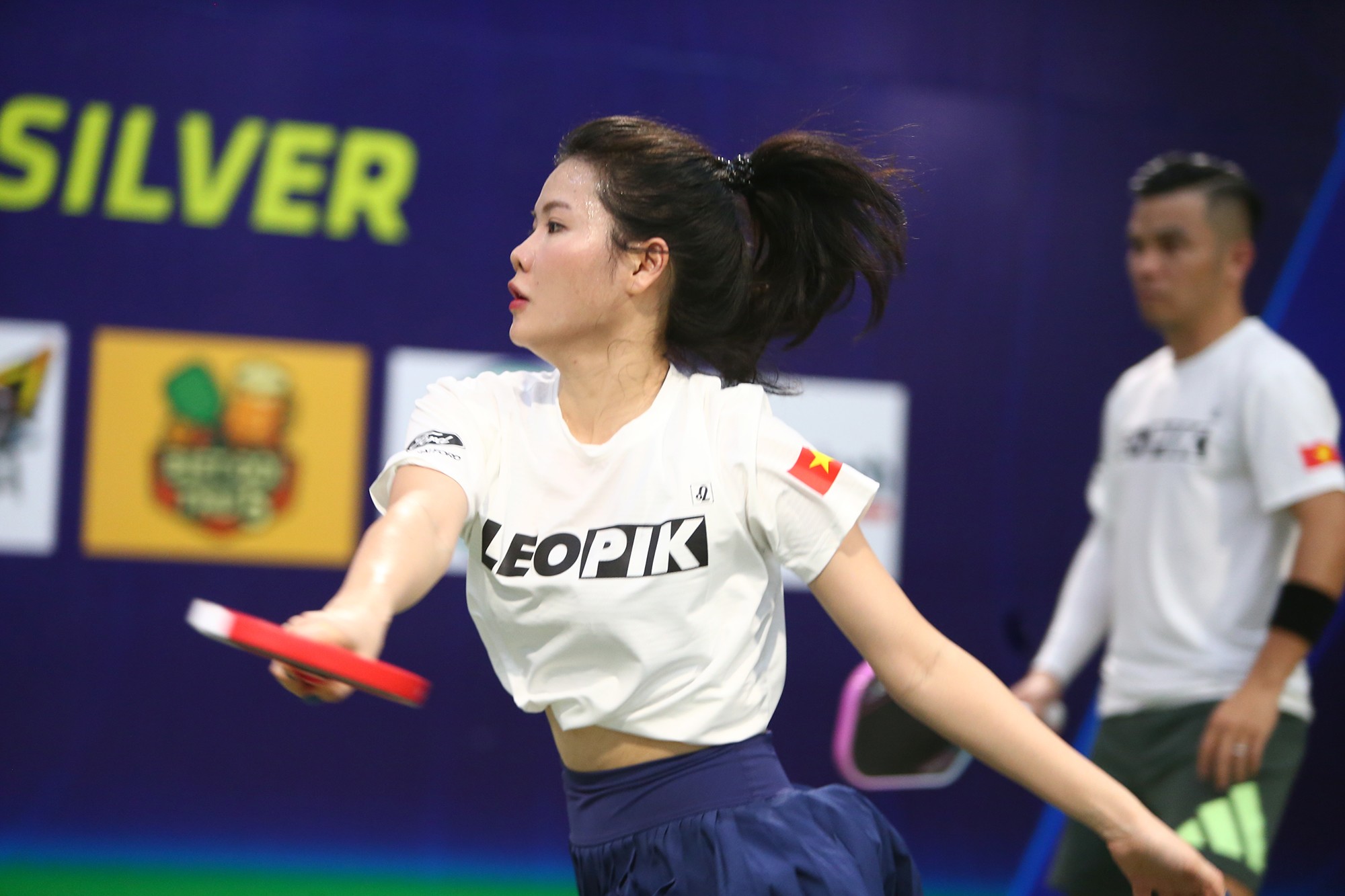 Hot girl Cao Quyên gây ấn tượng với kỹ thuật tốc độ và các pha đập bóng uy lực. Cao Quyên với những pha đánh nhanh nhẹn đầy sức mạnh