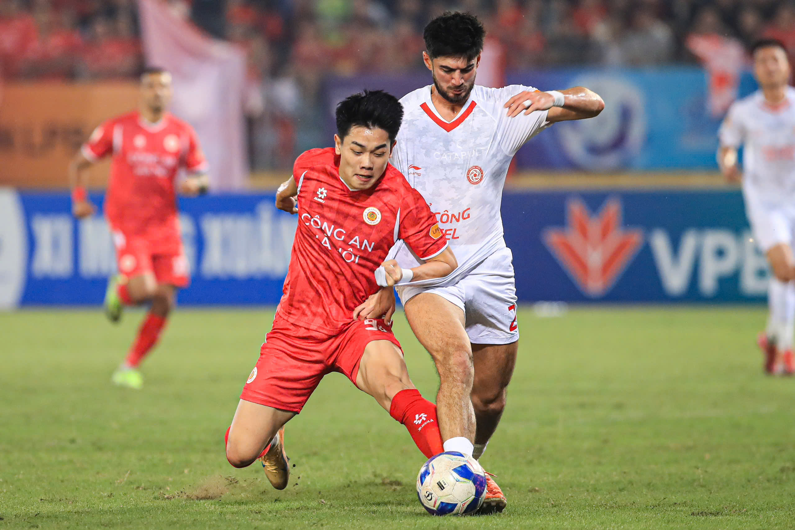 Quang Hải cùng CAHN đối diện bước ngoặt ở mùa giải 2025/26 - Ảnh 3. Đình Bắc vẫn đang nỗ lực tìm bàn thắng đầu tiên cho CAHN mùa này.