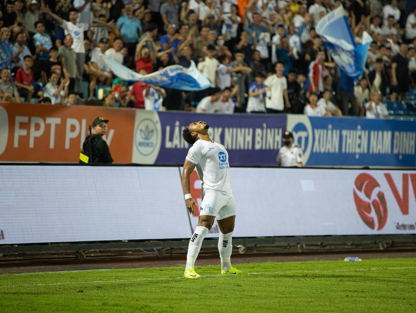 Chỉ Xuân Son mới cứu được &quot;con tàu đắm&quot; Nam Định - Ảnh 2.