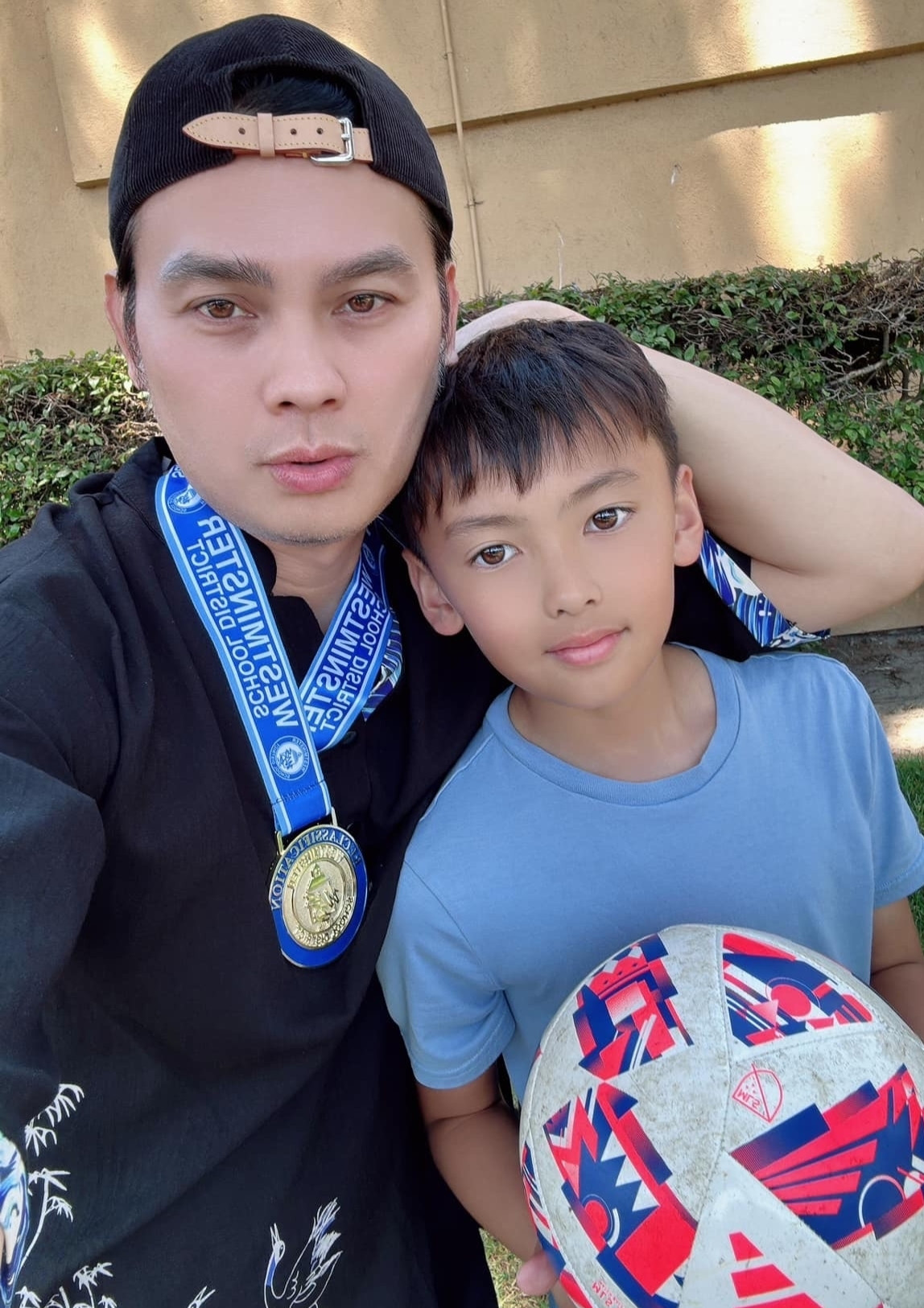 Con trai của anh với vợ hiện tại đã lớn như này.