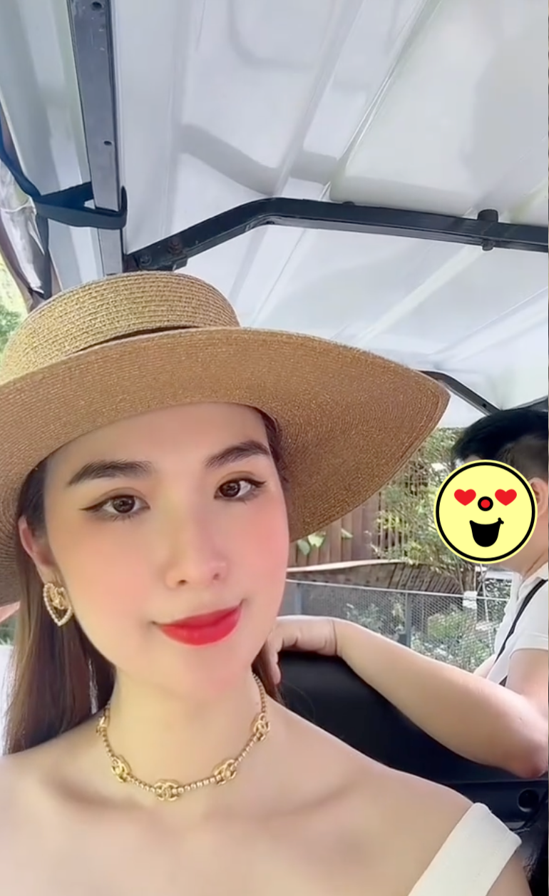 Ngọc Loan từng để lộ hình ảnh bên một người đàn ông được cho là bác sĩ Thái