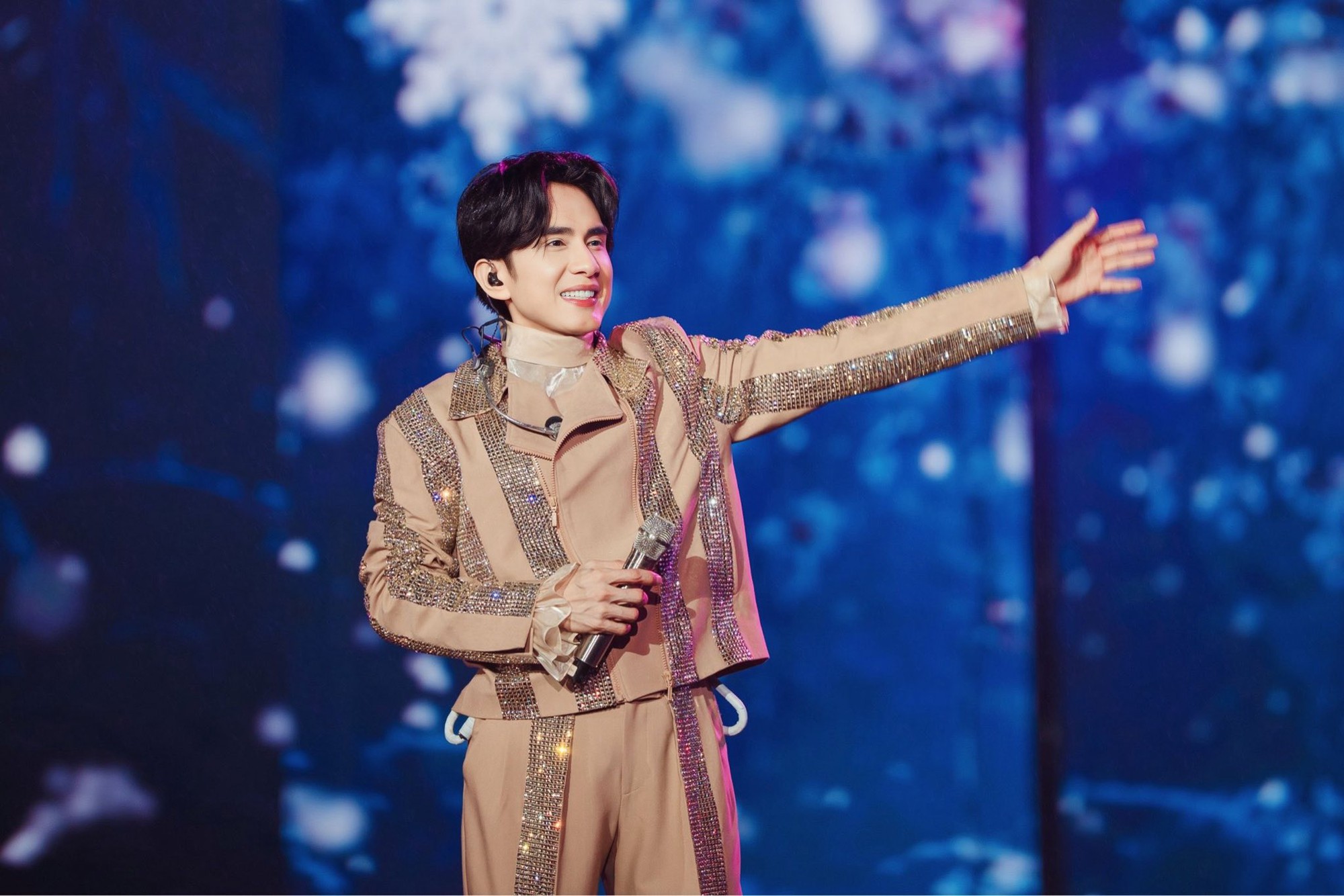 Đan Trường tuổi U50: Sức khoẻ và tình yêu đều gặp vấn đề, chỉ có nhan sắc trường tồn với thời gian- Ảnh 10. Tài sản giá trị của Đan Trường sau nhiều năm hoạt động nghệ thuật