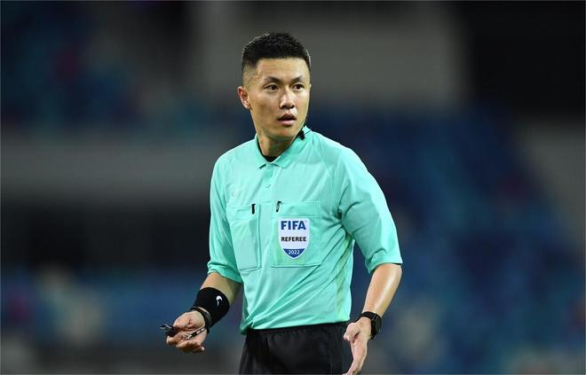 Trọng tài FIFA Thẩm Ân Hạo trong trận U22 Trung Quốc vs U22 Việt Nam