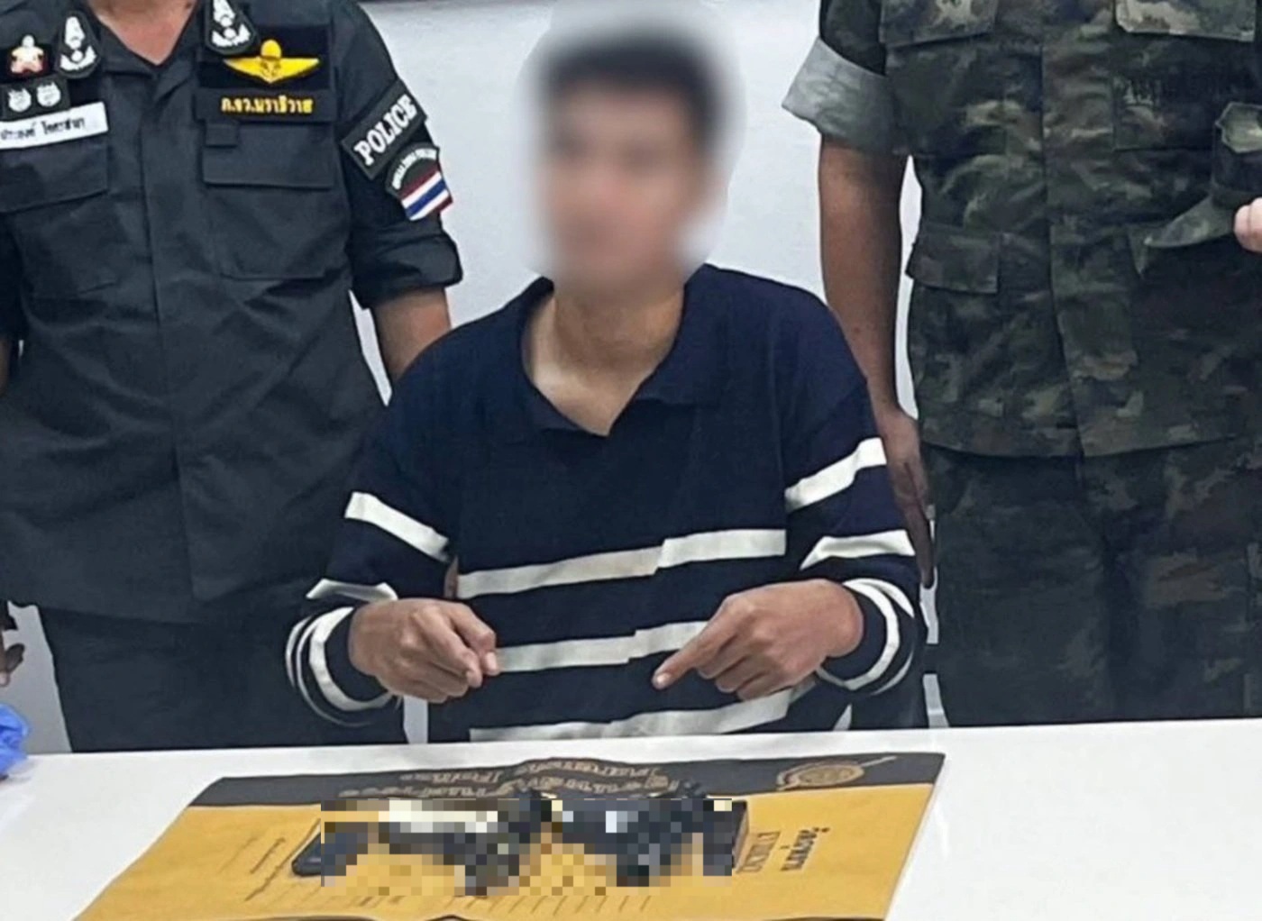 Cựu cầu thủ Malaysia bất ngờ ra đầu thú - 1 Cựu cầu thủ Malaysia bất ngờ ra đầu thú - 1