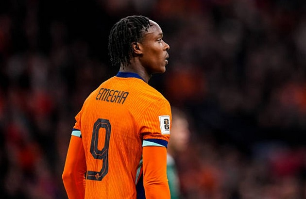 Emegha thiếu chút may mắn để có bàn thắng ngày ra mắt.