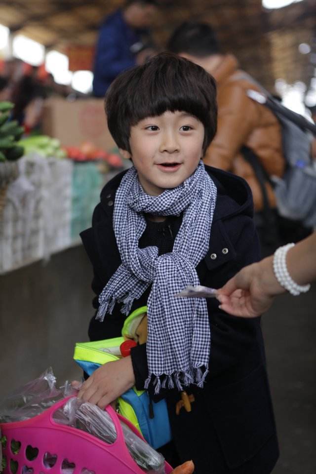 Thiên Thiên thuở nhỏ trong chương trình Bố Ơi Mình Đi Đâu Thế