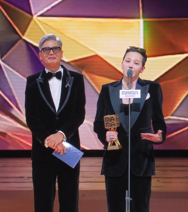 Sau một thập kỷ, duyên phận để Châu Nhuận Phát trao giải cho G-DRAGON