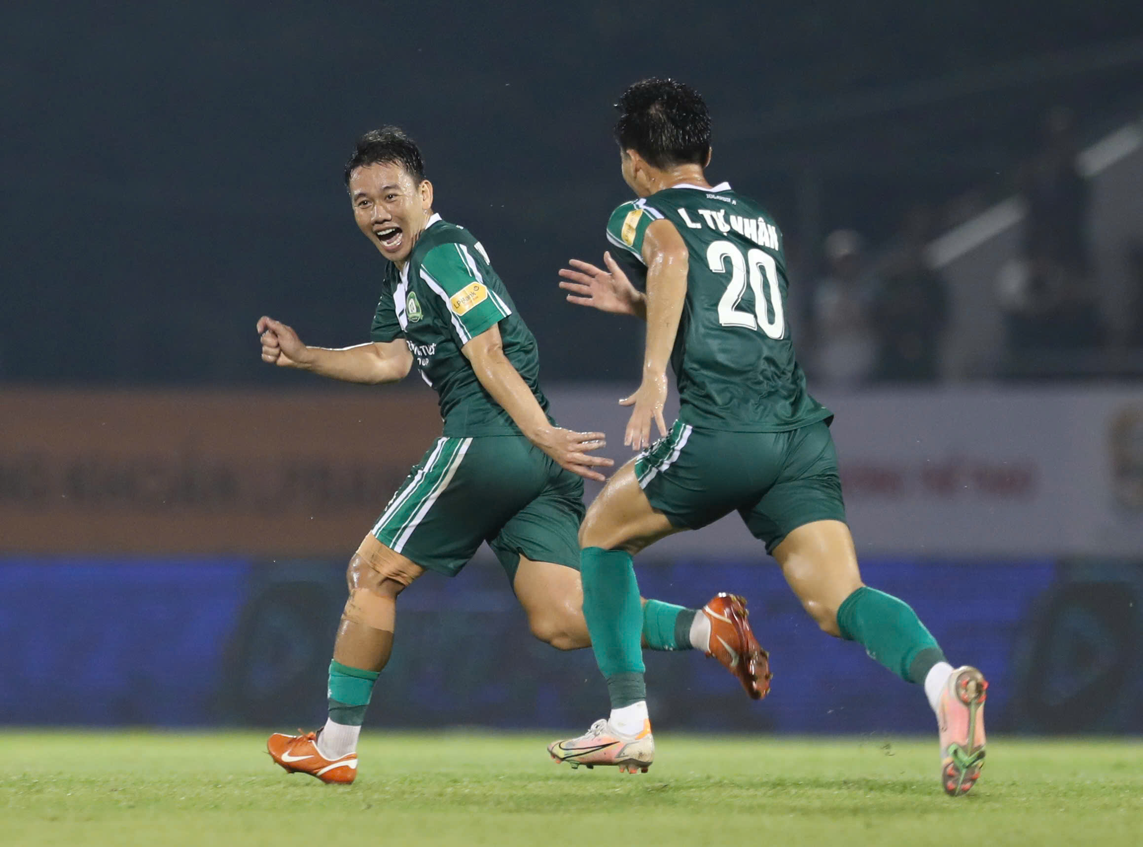 Cựu sao HAGL giúp đội hạng Nhất liên tiếp gieo sầu cho đại diện V-League - Ảnh 1.