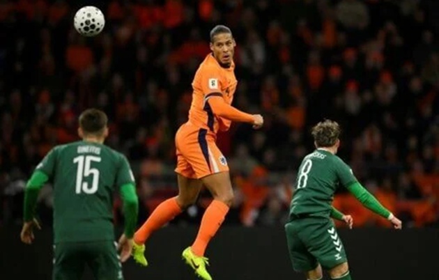 Van Dijk làm nên lịch sử ở tuyển Hà Lan Van Dijk lập kỷ lục đội trưởng Hà Lan