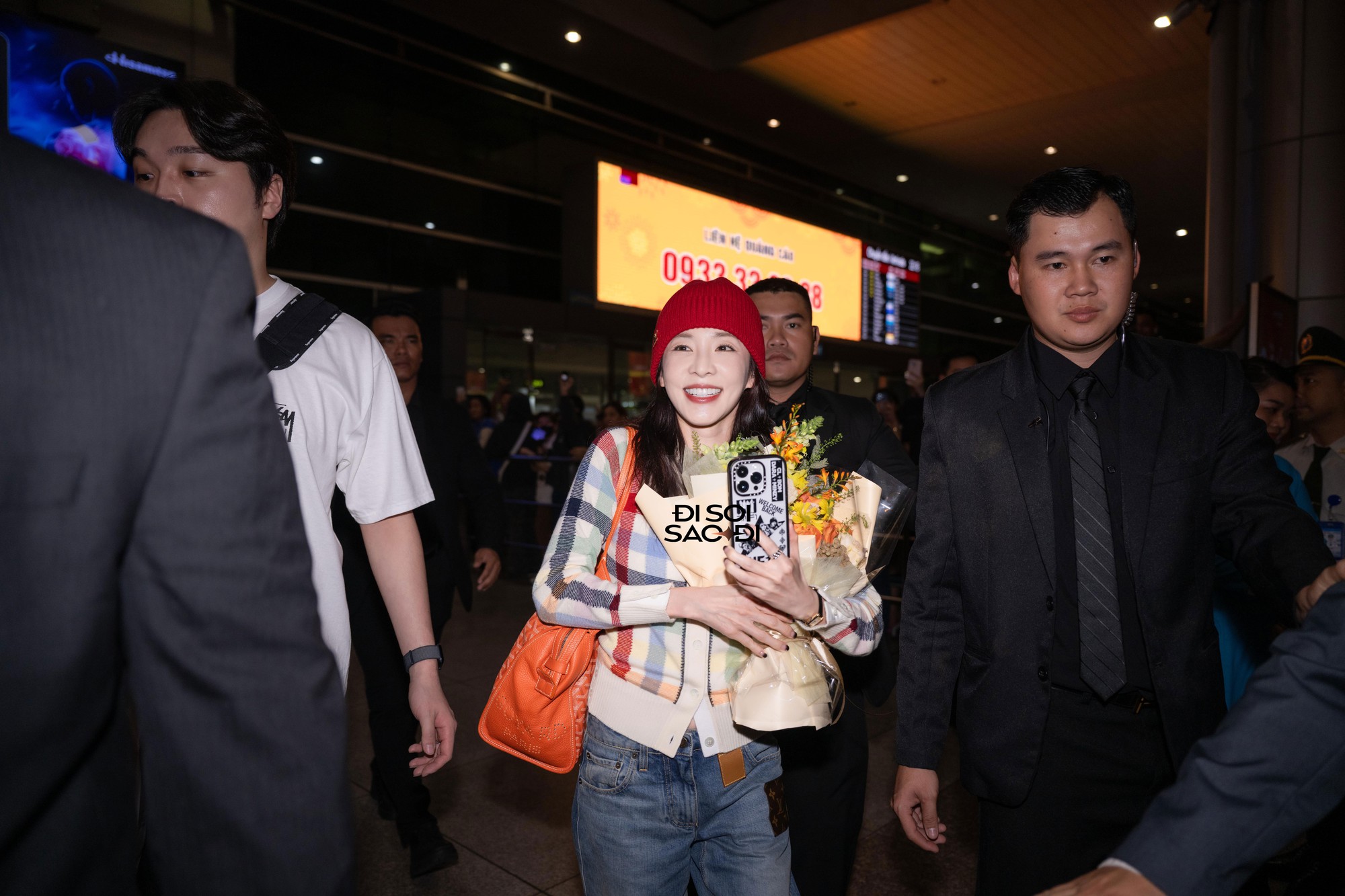 Dara hào hứng gặp lại fan Việt sau 9 tháng kể từ concert WELCOME BACK cùng 2NE1 hồi tháng 2 Dara hào hứng gặp lại fan Việt sau 9 tháng kể từ concert WELCOME BACK cùng 2NE1 hồi tháng 2