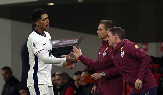 Jude Bellingham thất vọng khi bị thay ra sân