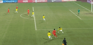 U17 Trung Quốc tiếp tục tạo nên cơn mưa bàn thắng trong hiệp 2.