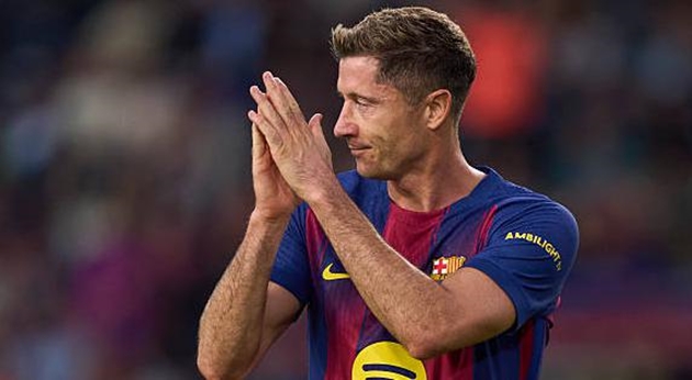 Robert Lewandowski gây khó khăn cho Alaves Lewandowski chuẩn bị thi đấu với Alaves