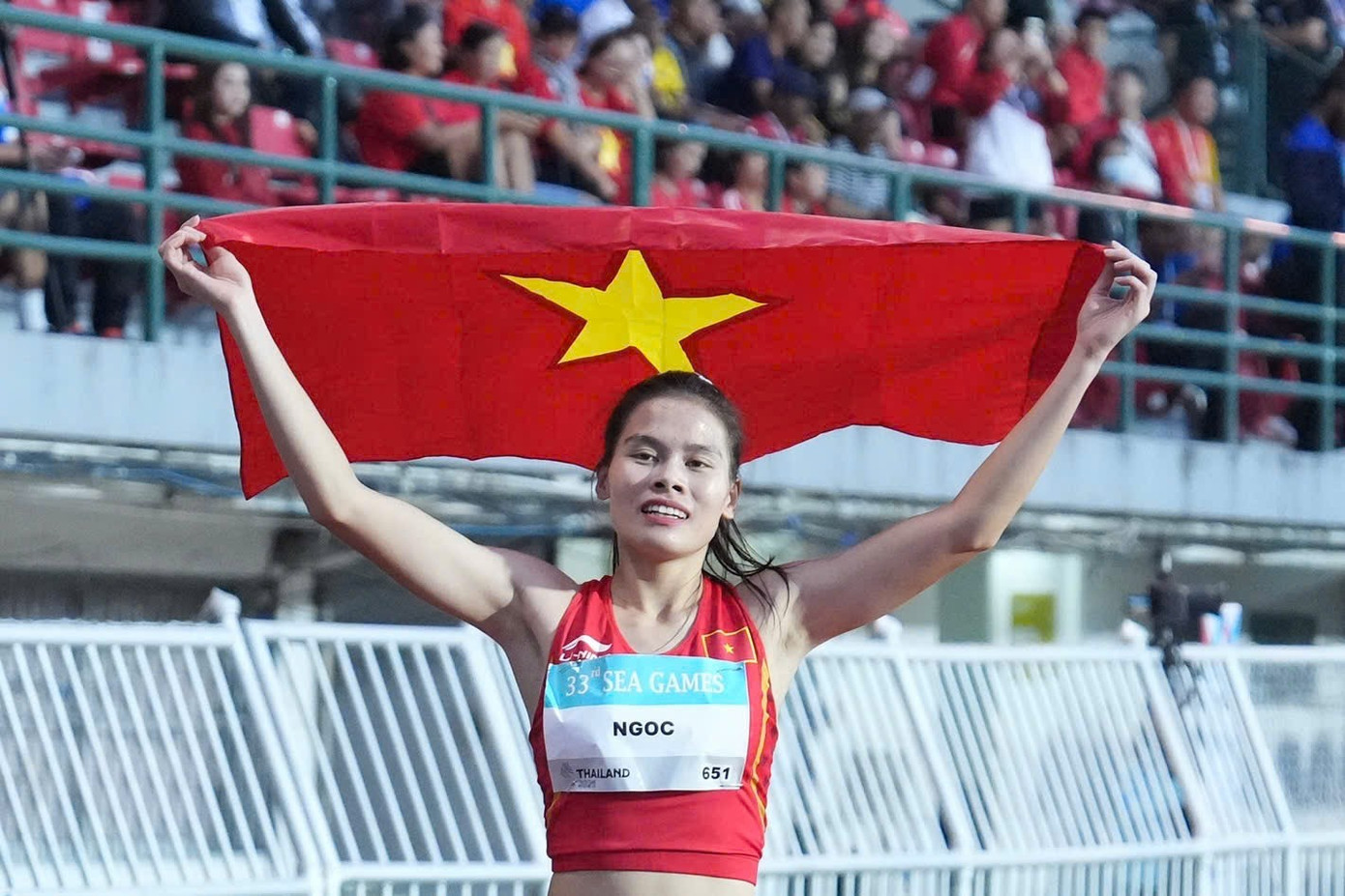 Vận động viên Nguyễn Thị Ngọc trên sân chạy