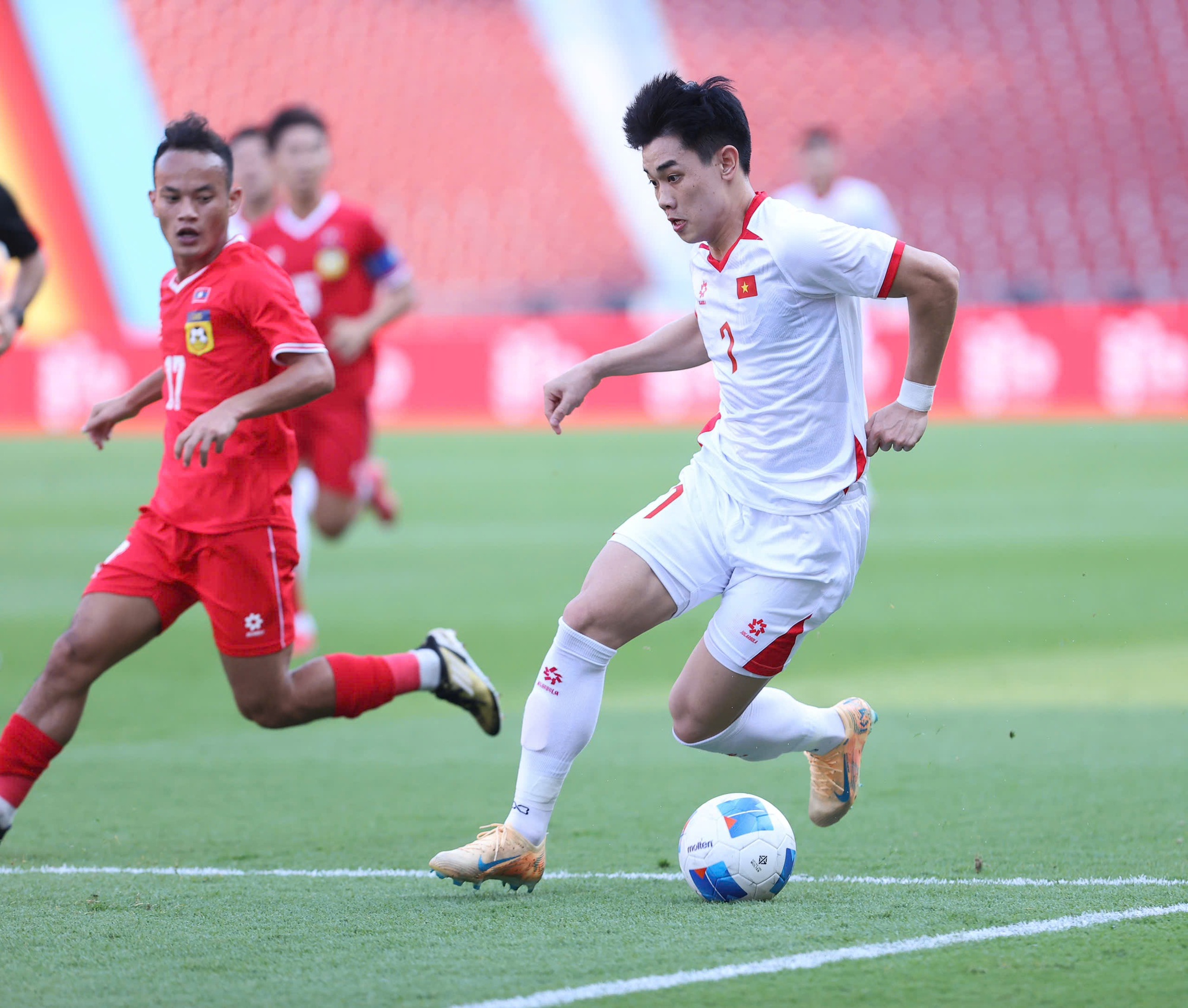 Đình Bắc tỏa sáng với 1 cú đúp cho U22 Việt Nam (Ảnh: Linh Đan) Đình Bắc ghi bàn cho U22 Việt Nam