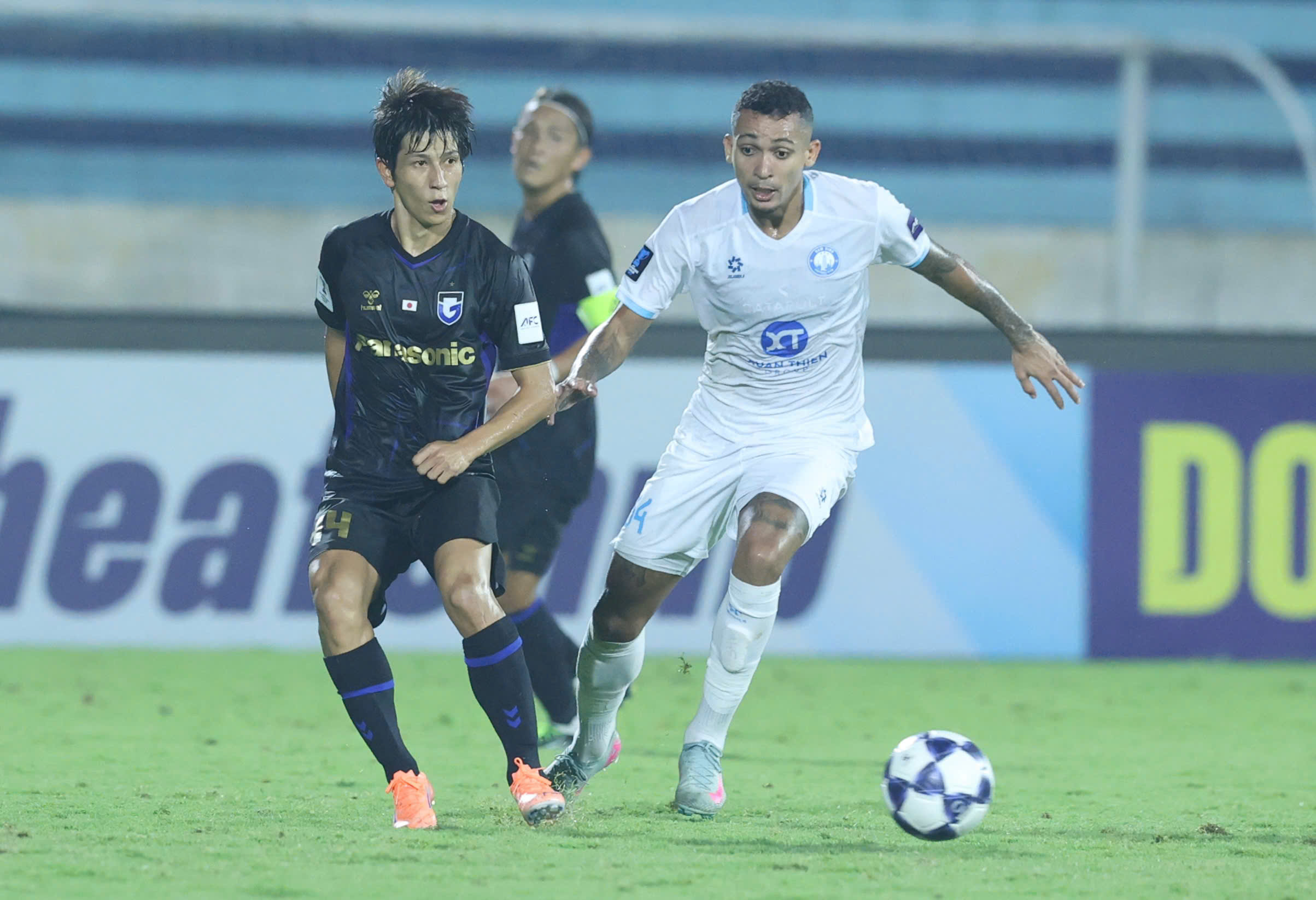 Thép Xanh Nam Định thua Gamba Osaka nhưng vẫn tạm giữ được ngôi đầu bảng F