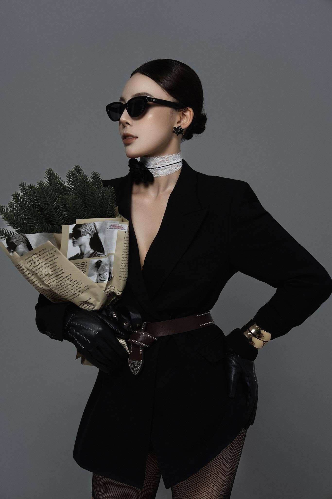 Hoa khôi bắn súng 2k4 mang hàm Thượng úy gây bất ngờ với diện mạo đời thường đẹp như hoa hậu. Hoa khôi bắn súng 2k4 mang hàm Thượng úy gây bất ngờ với diện mạo đời thường đẹp như hoa hậu.