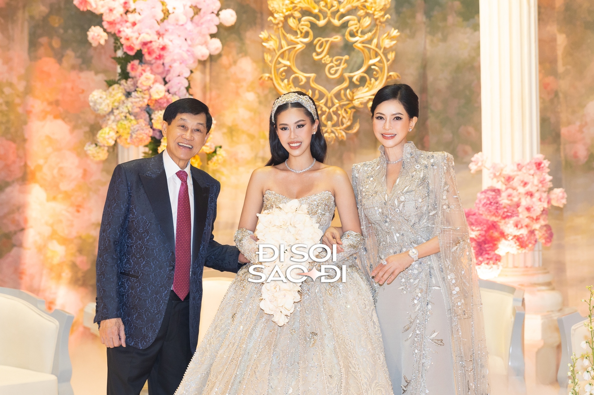 Hé lộ thông tin hiếm về đám cưới lần 2 của ái nữ nhà tỷ phú Johnathan Hạnh Nguyễn- Ảnh 3. Vợ chồng tỷ phú phá lệ tạo điều kiện cho ngày vui con gái thêm trọn vẹn