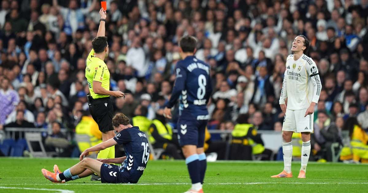 Real Madrid nhận 2 thẻ đỏ, thua ngay trên sân nhà trong ngày Mbappe và Vinicius gây thất vọng - Ảnh 3. Real Madrid nhận 2 thẻ đỏ, thua ngay trên sân nhà trong ngày Mbappe và Vinicius gây thất vọng - Ảnh 3.