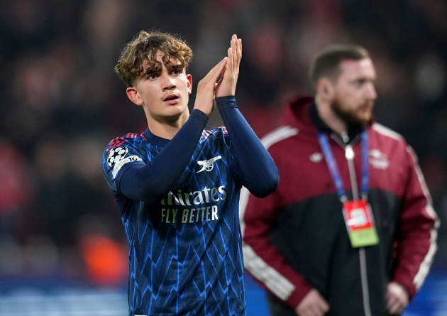 Max Dowman gặp chấn thương dây chằng mắt cá