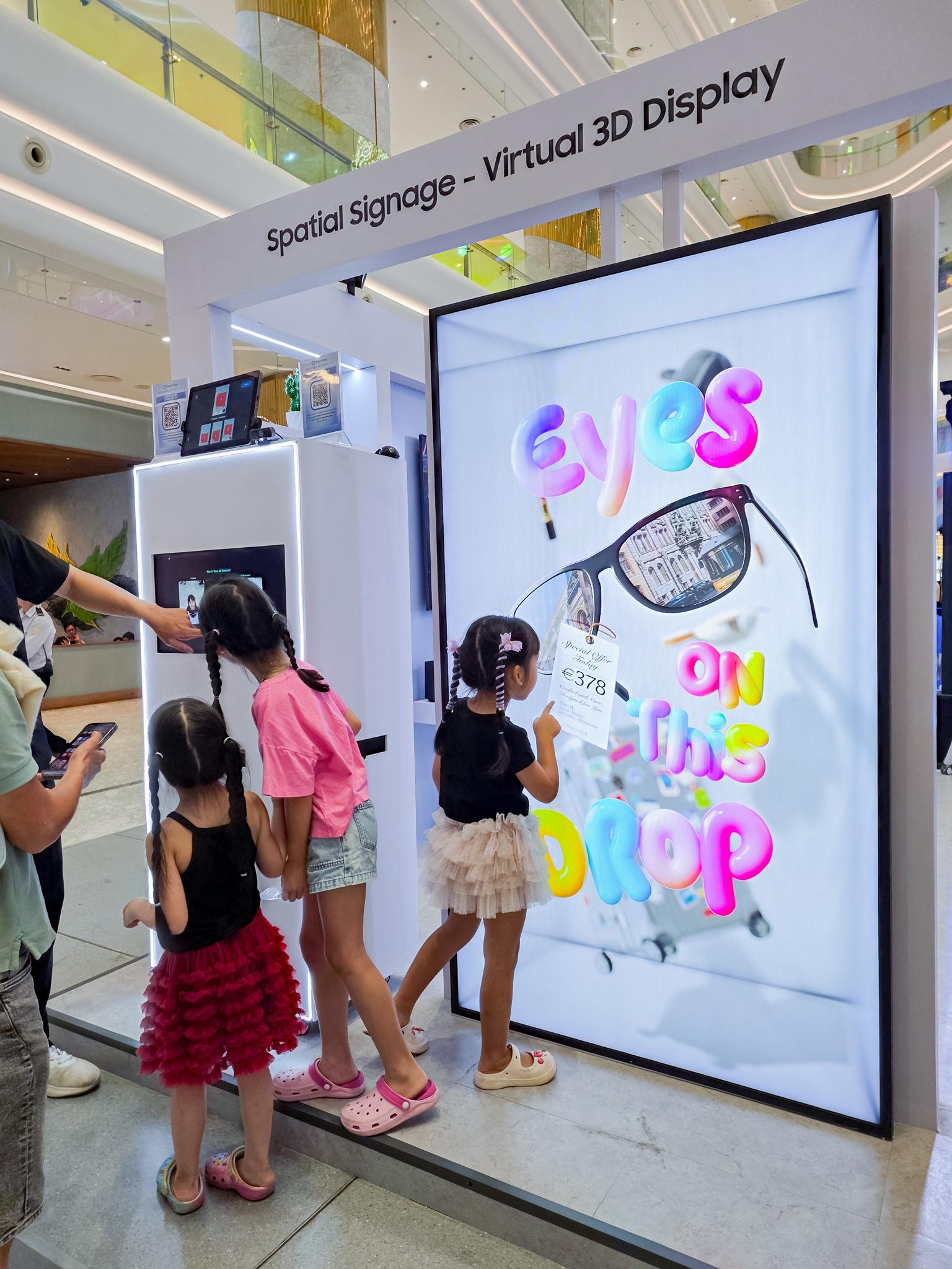 Cận cảnh màn hình Spatial 3D với công nghệ hiển thị tiên tiến Màn hình Spatial 3D với công nghệ hiển thị cao cấp