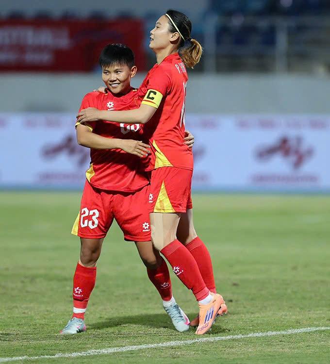 Hải Yến ghi bàn mở tỷ số cho tuyển nữ Việt Nam