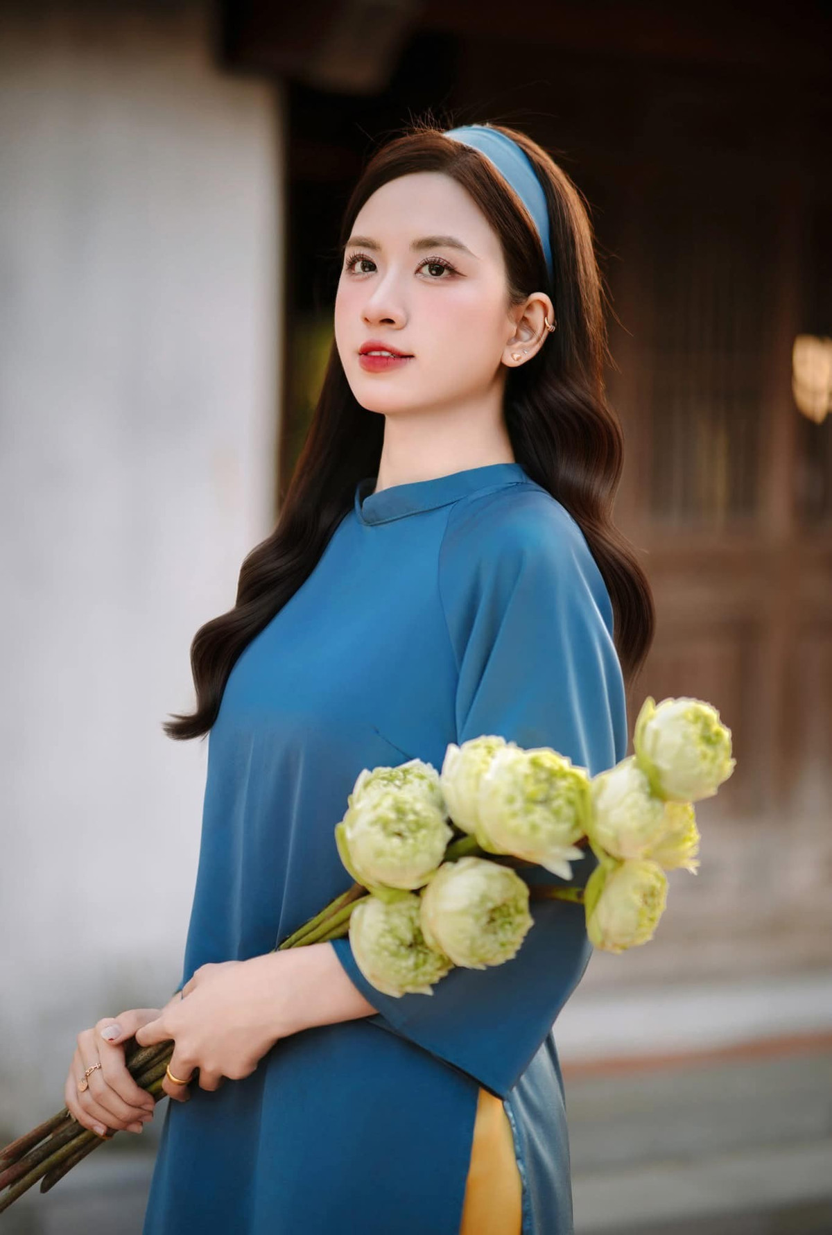 Trong một khoảnh khắc xuất hiện trên truyền hình Doanh Nhi từng gây sốt mạng xã hội và trở thành cái tên được nhiều người theo dõi. Khoảnh khắc gây sốt của Doanh Nhi