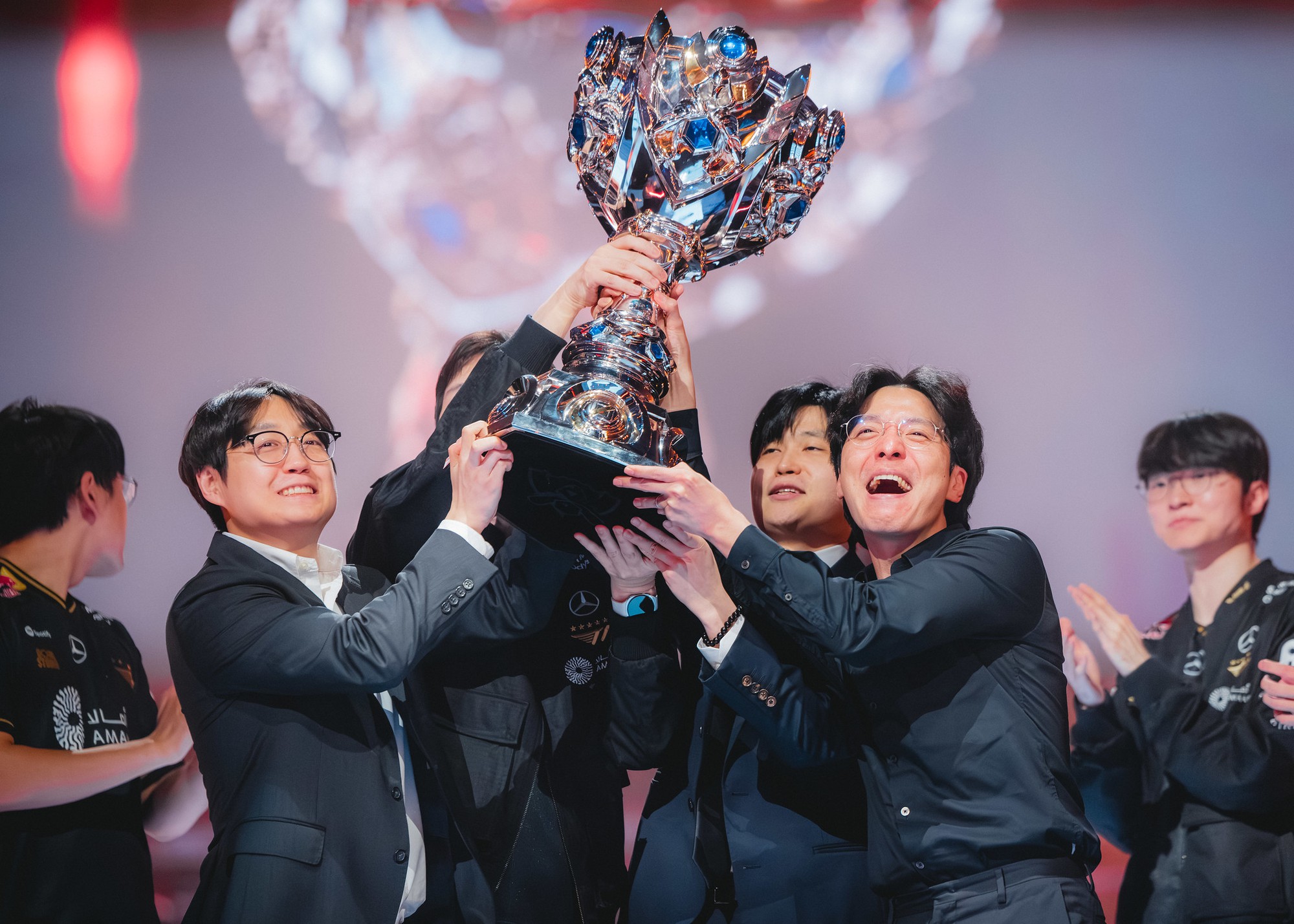 Riot sẽ tăng tầm ảnh hưởng của HLV trong LMHT chuyên nghiệp.