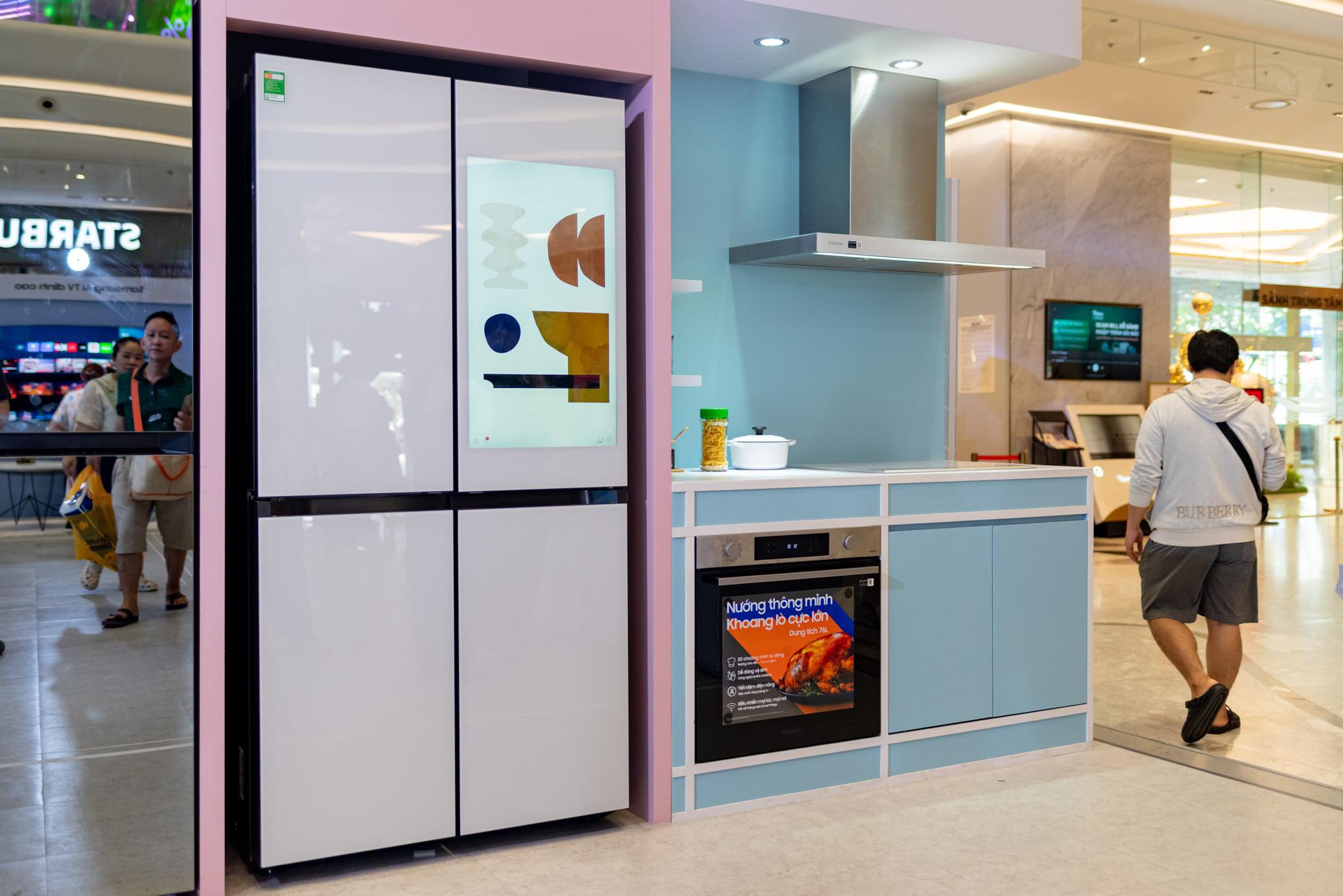 Khu bếp được trang bị thiết bị thông minh SmartThings Khu bếp với thiết bị thông minh SmartThings